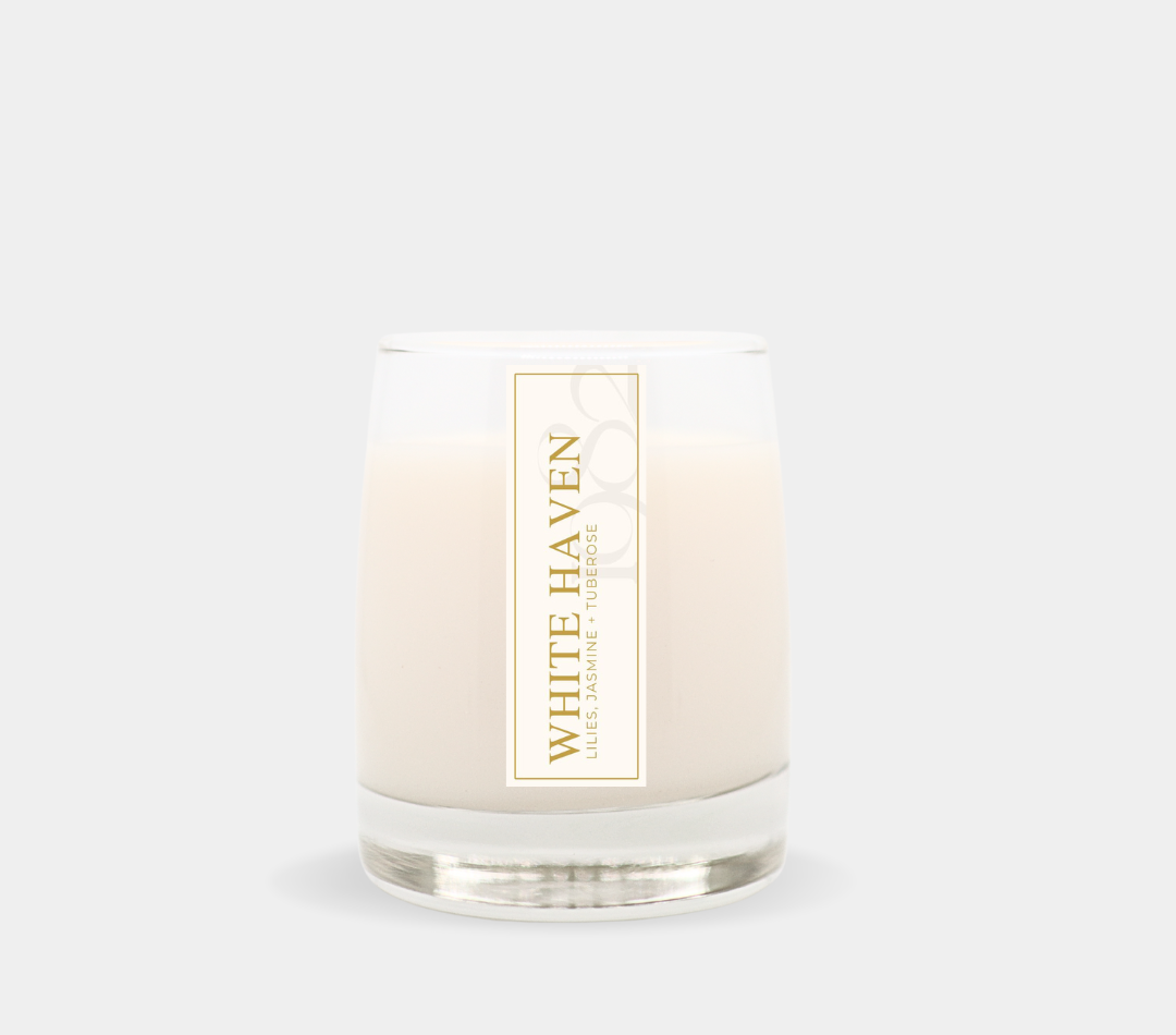 White Haven (8.5 oz Single Wick) - Notes: White Lily Petals, Aloe, Green Leaves & Bergamot