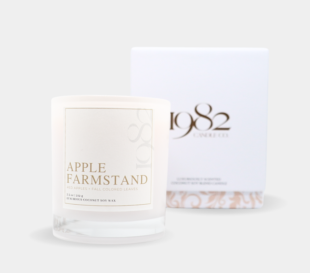 Classic Apple Farmstand (7.5oz Single Wick) - Notes: Red Apples + Fall Colored Leaves
